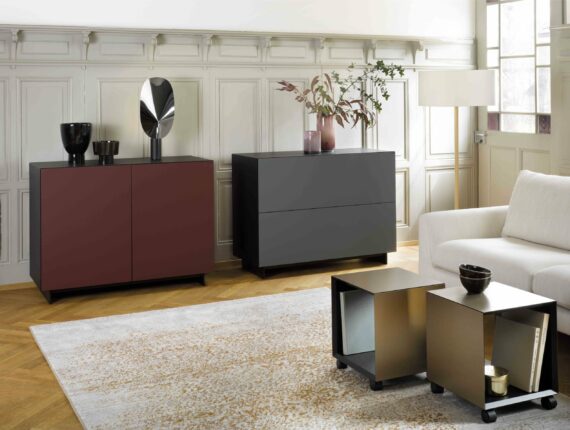 pure Sideboard in rot und anthrazit